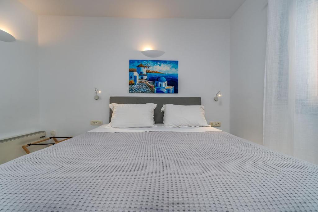 Central Fira Suites - 18