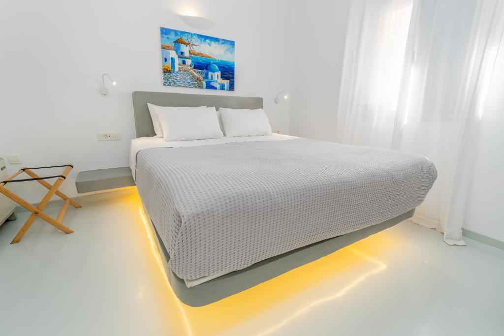 Central Fira Suites - 3