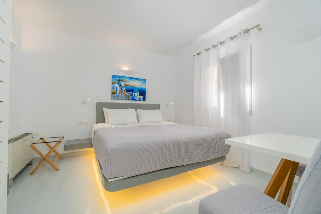 Central Fira Suites - 15