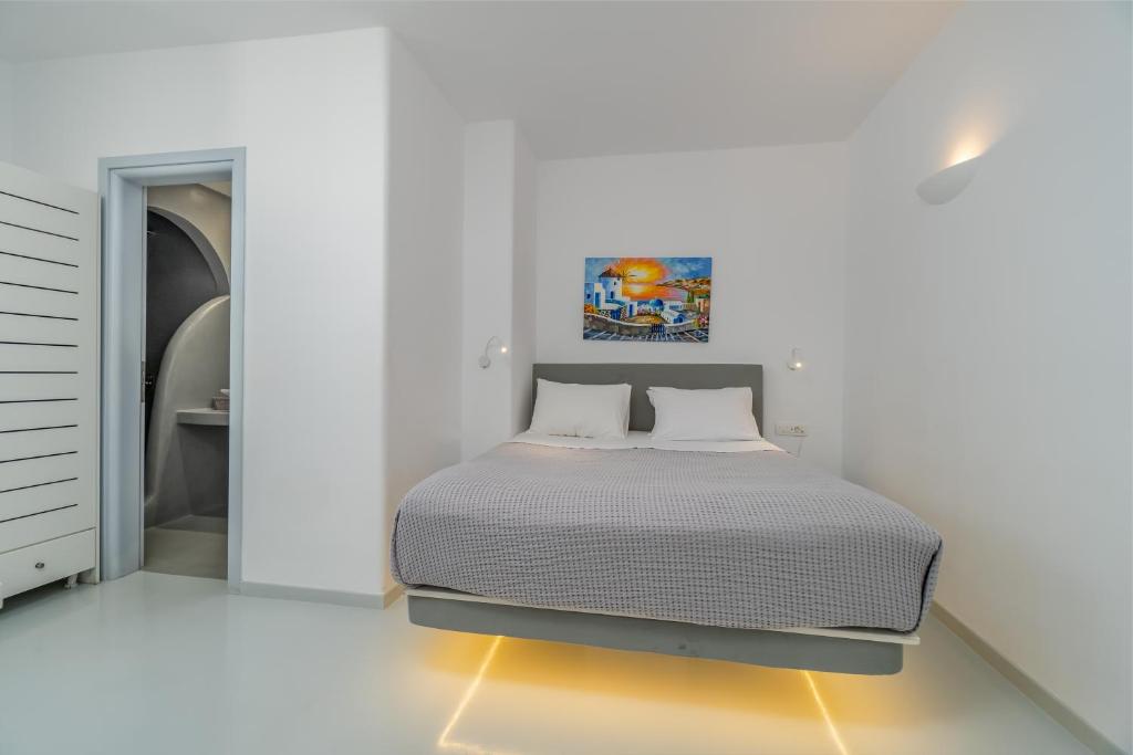 Central Fira Suites - 13