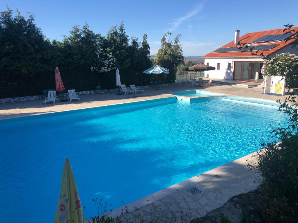 A piscina em ou perto de Quinta das Cegonhas