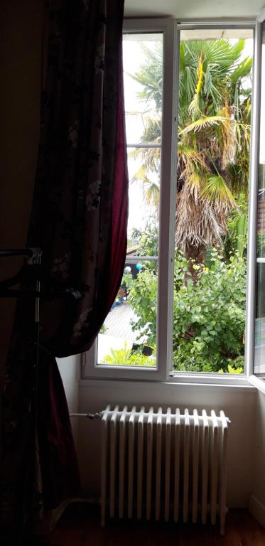 Buky Palace - Chambre Double Avec Vue Sur Le Jardin