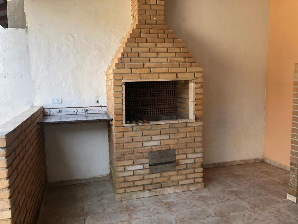  Casa grande 03 quartos com churrasqueira e internet