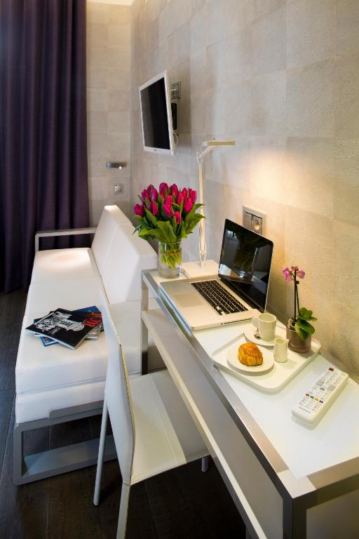 Hotel des Arceaux - Resim 25