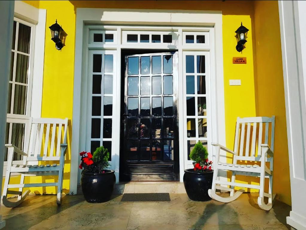 Luxe Wilderness - Private Villas, Free Breakfast, 2km from City Centre - 10