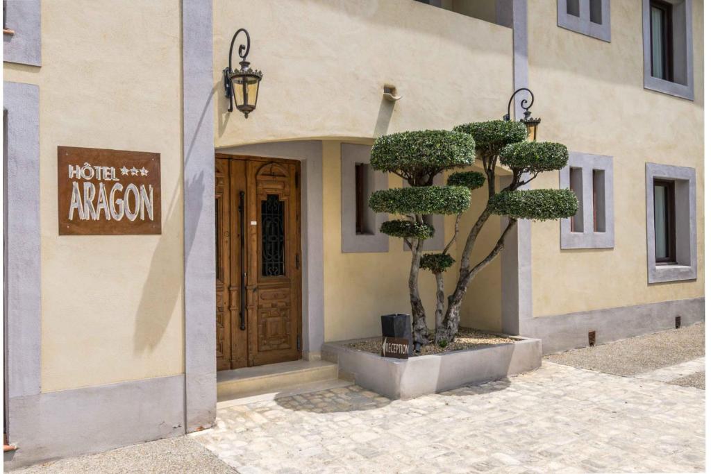 Exteriér nebo vchod ubytování Hôtel l'Aragon