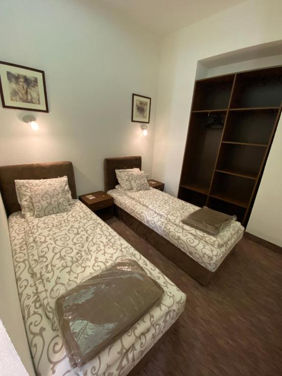 Apartmani Diksi 2 CENTAR - Salle Jumelle Standard Avec Canapé