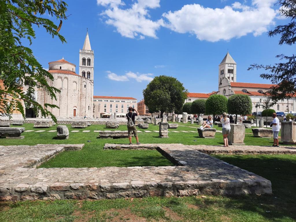 Miestna pamiatka v blízkosti vily