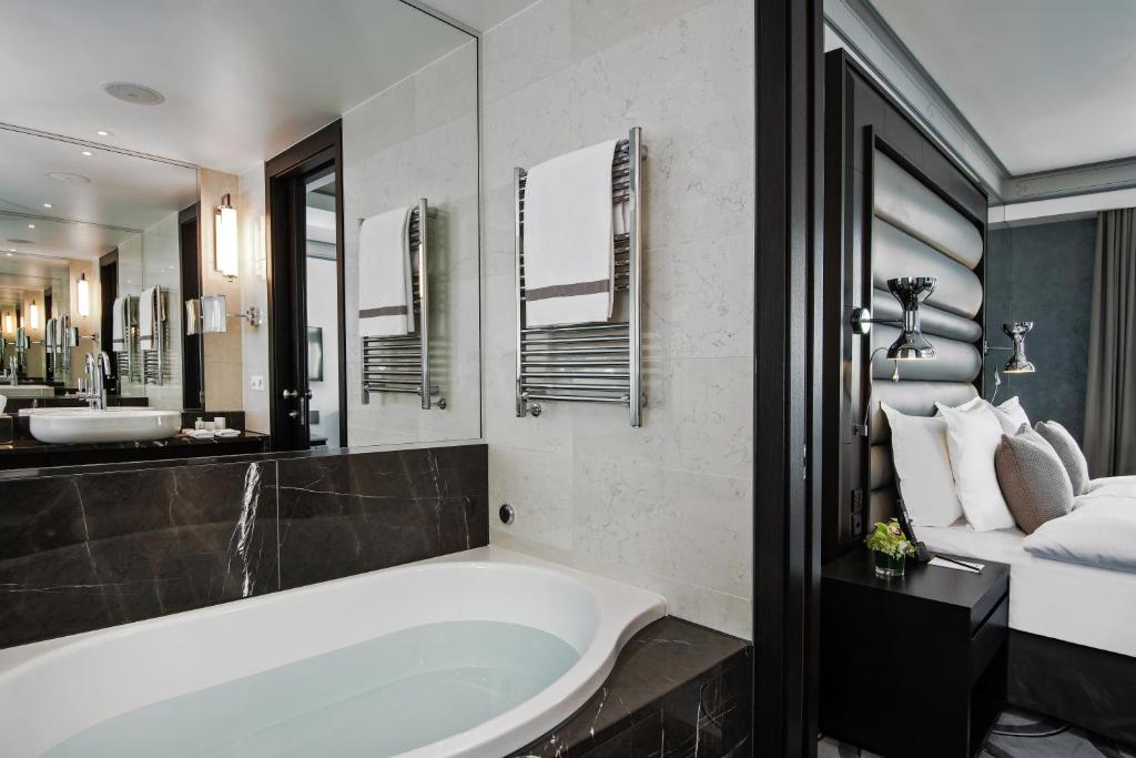 Royal Savoy Hotel & Spa - Resim 28