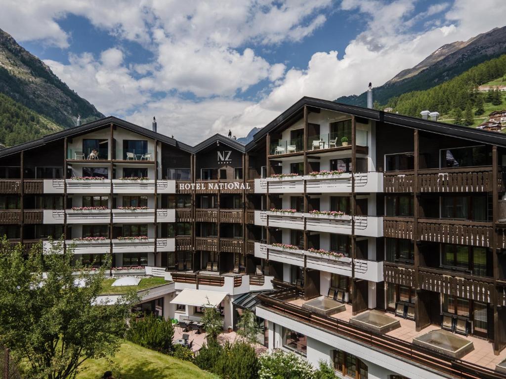 Nespecifikovaný výhled na hory nebo výhled na hory při pohledu z hotelu