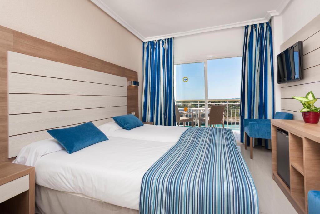 Globales America - Double Room (2 Adults)