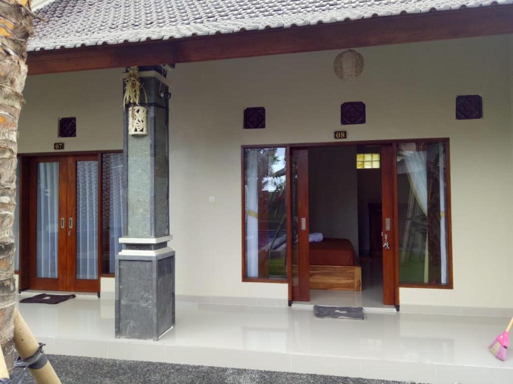 Lilis Cempaka Mas Guesthouse