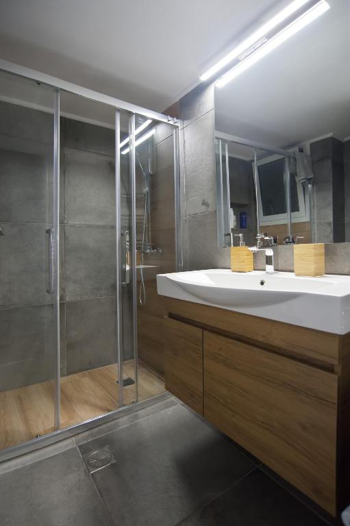 Kúpeľňa v ubytovaní Acropolis View Penthouse N