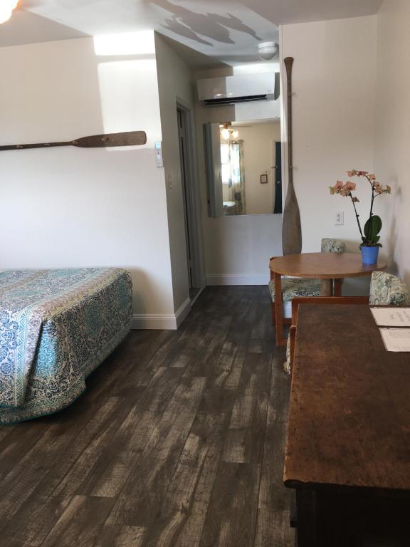 Wachapreague Inn - Motel Rooms - Deluxe Double Room
