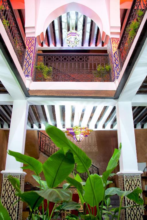 Fotografie z fotogalerie ubytování Hotel Azoul v destinaci Warzazát