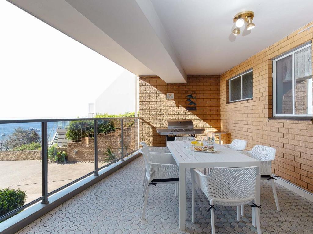 Balkón nebo terasa v ubytování Kiah 8, 53 Victoria Parade - Stunning water views, Wifi & Air Con