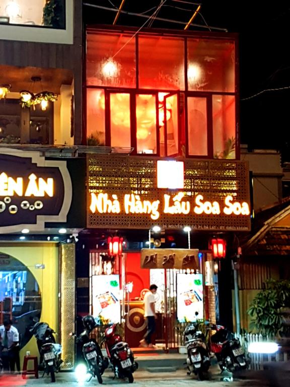 Chứng chỉ, giải thưởng, bảng hiệu hoặc các tài liệu khác trưng bày tại New Hampton Suits-Tam Xuan Centre Hotel