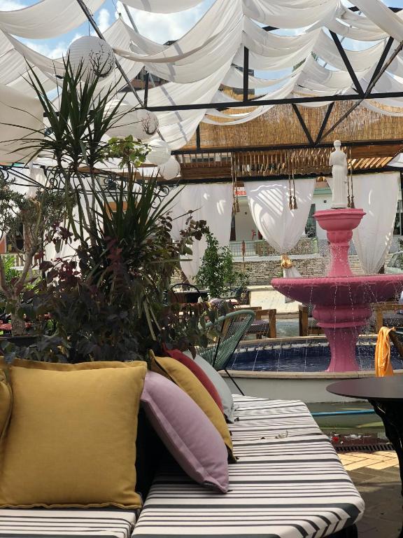 Posezení v ubytování Hotel Internacional Gym & Spa Fushe-Arrez