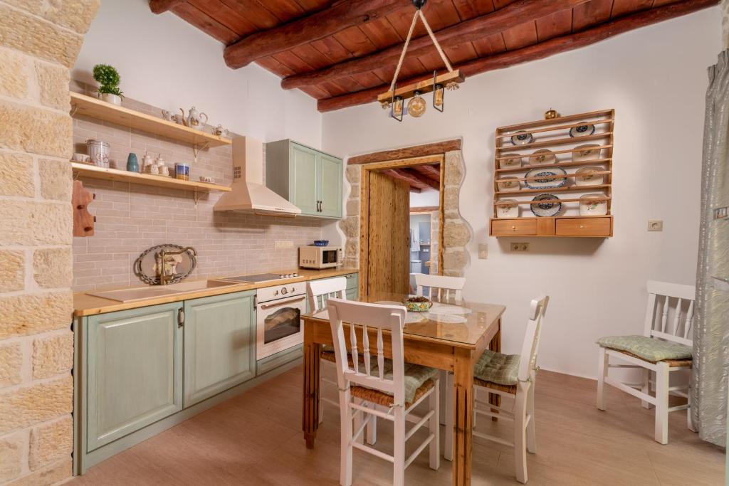 Kuchyň nebo kuchyňský kout v ubytování Joakim's Villa