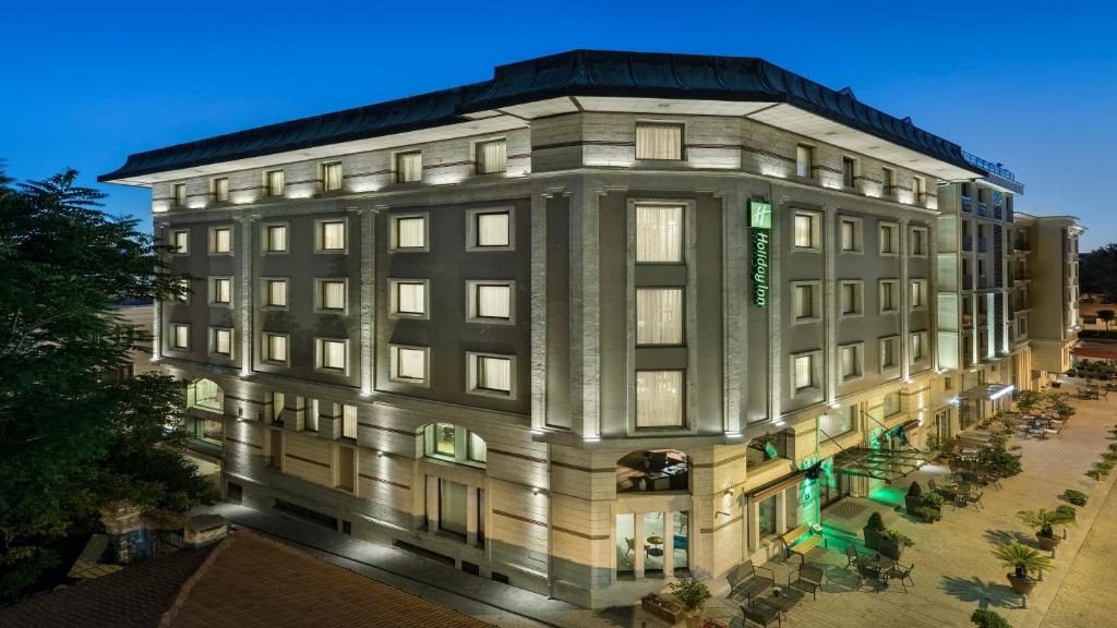 an overhead view of a building with lights on at Holiday Inn Istanbul Old City, an IHG Hotel in Istanbul