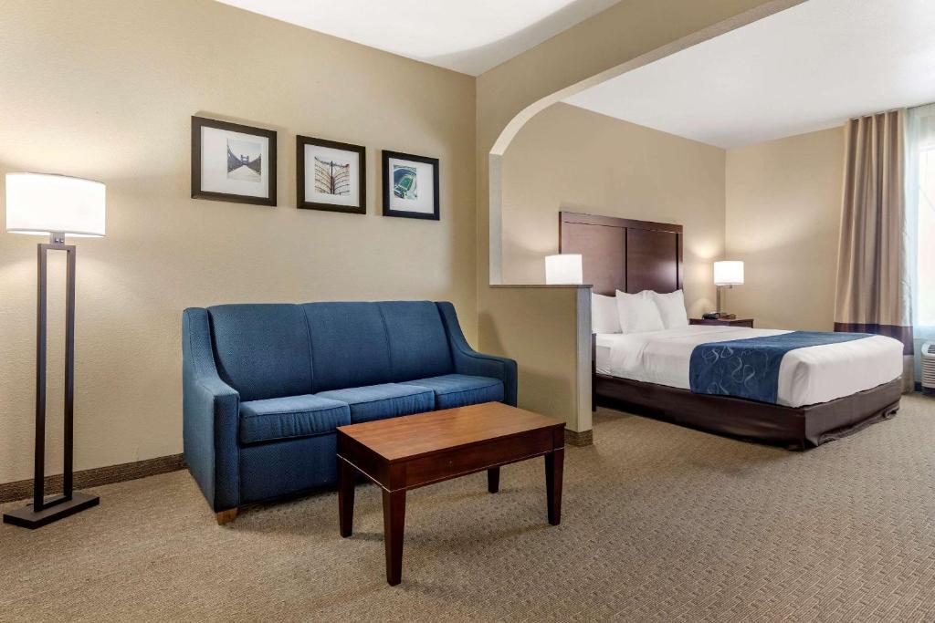 Comfort Suites Waco Near University Area photo