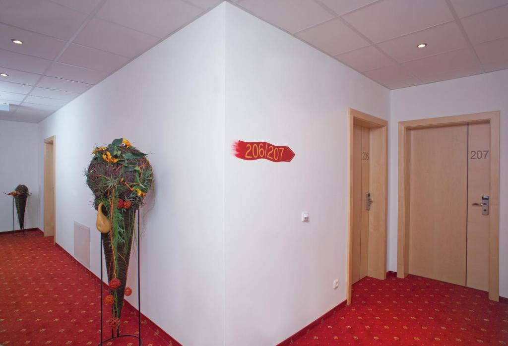 Fotografie z fotogalerie ubytování Hotel Restaurant Wallner I contactless check-in v destinaci Sankt Valentin