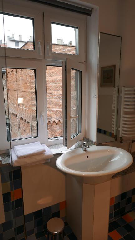 Kúpeľňa v ubytovaní ROOMS BYTOM