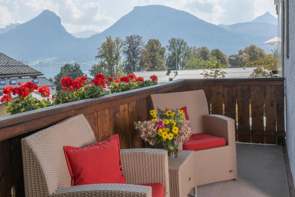 Nespecifikovaný výhled na hory nebo výhled na hory při pohledu z hotelu
