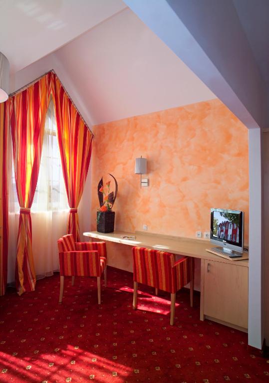TV a/nebo společenská místnost v ubytování Hotel Restaurant Wallner I contactless check-in