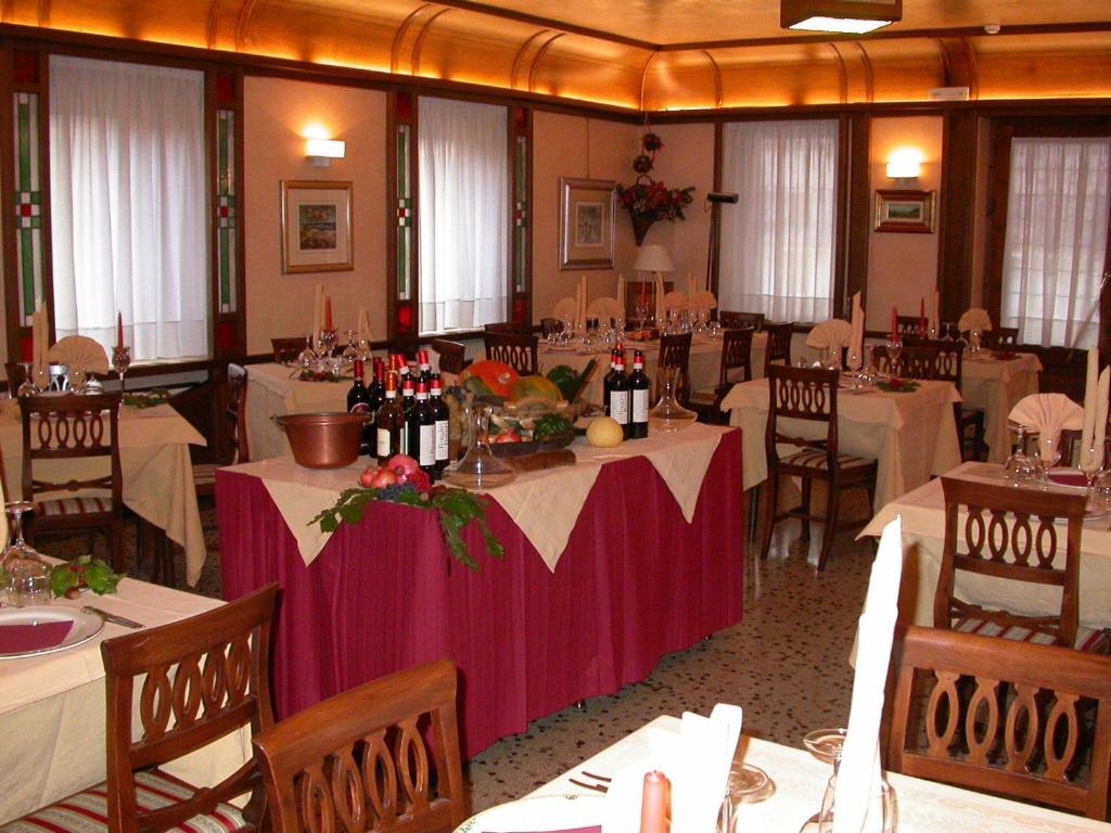 Restaurace v ubytování Hotel Alpi - Foza