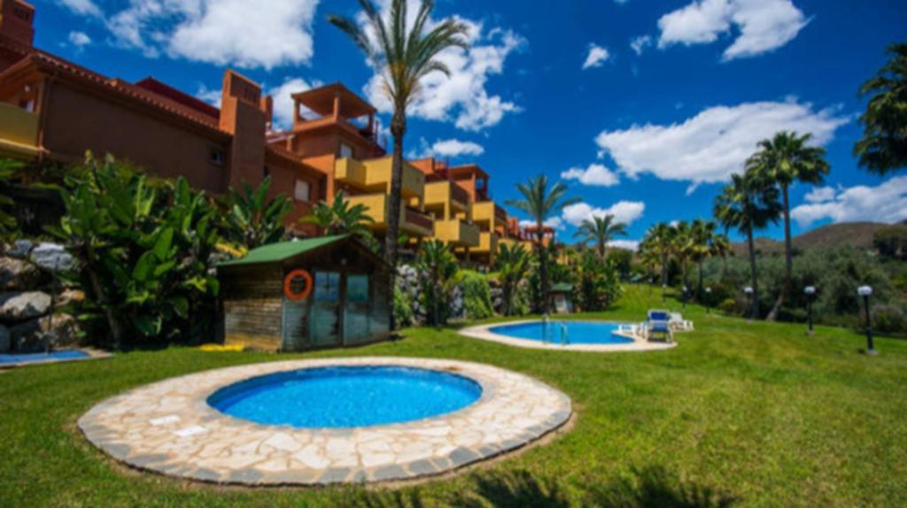 Bazén v ubytovaní Spacious Apartment in Marbella, Pool alebo v jeho blízkosti