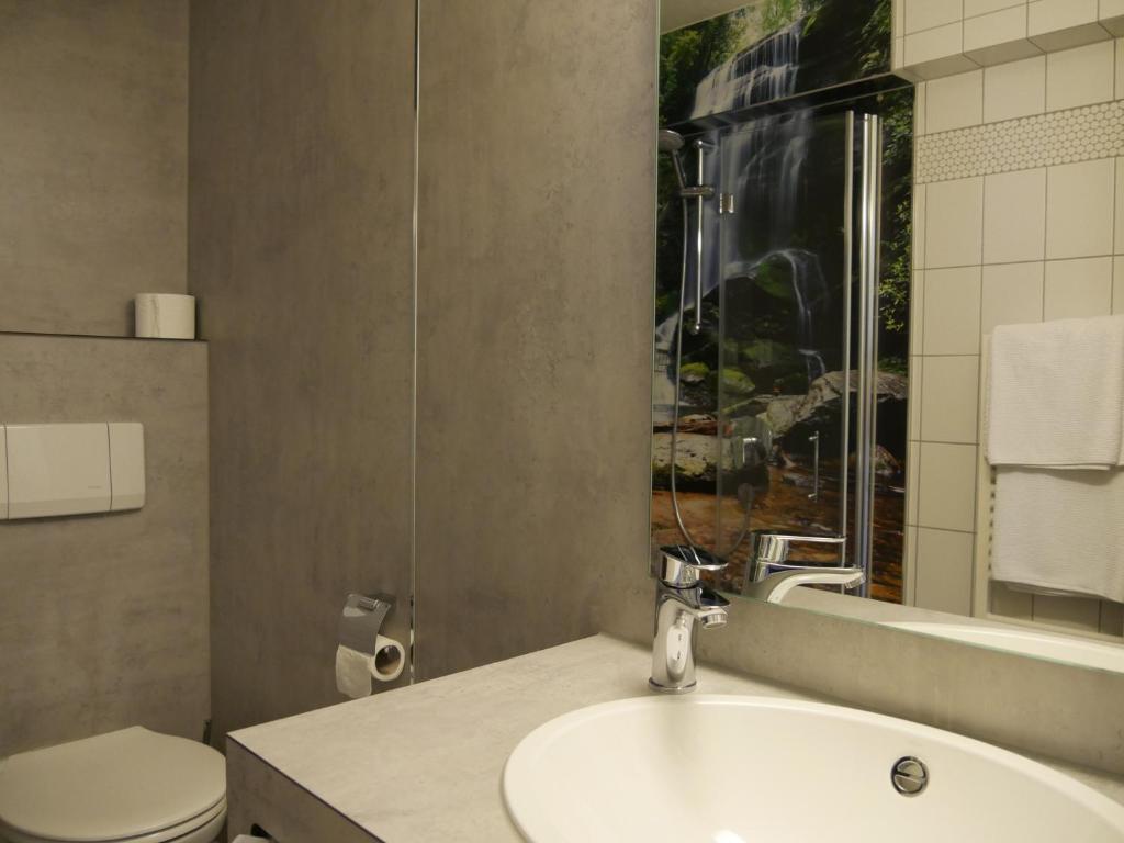Landgasthof Adler OHG - Chambre Triple Avec Salle De Bains