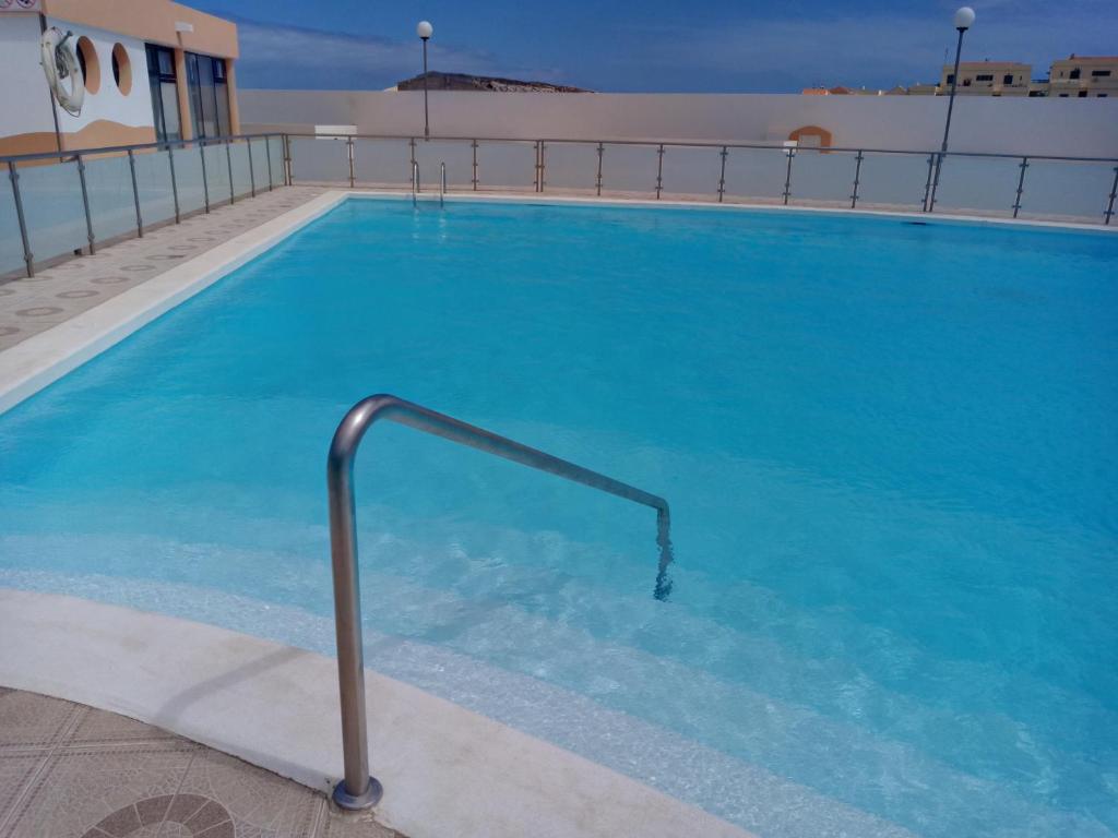 Bazén v ubytování Apartamento LE SOLEIL de Fuerteventura nebo v jeho okolí