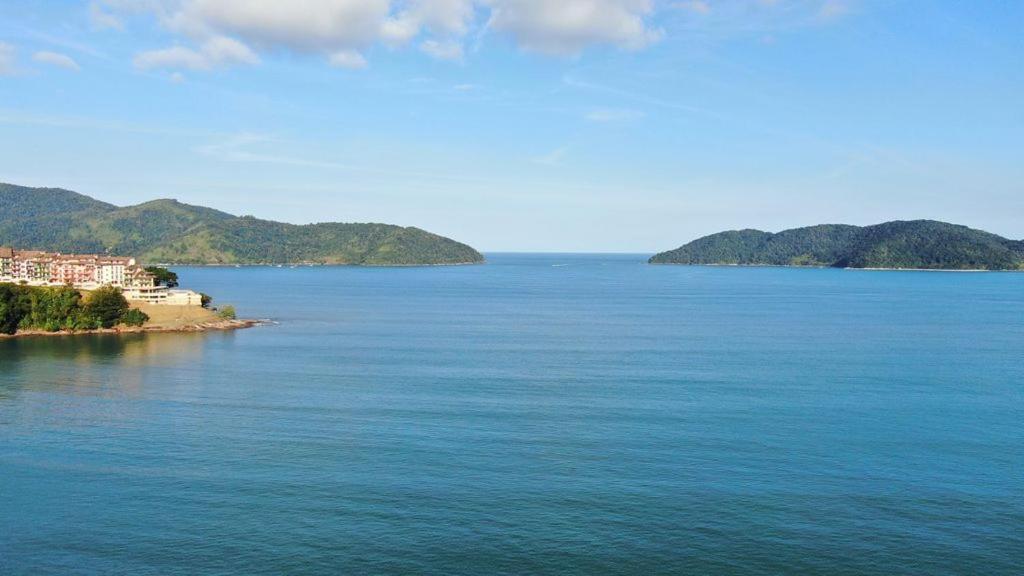  CASA 3Q PISCINA PRIVATIVA WIFFi 650m PRAIA COCANHA em COND FECHAD