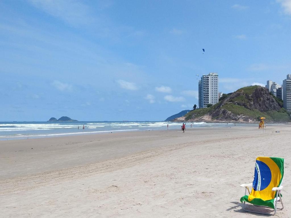  FAN Guarujá Lado Mar 1 dorm 1 vaga Smart Tv Netflix Wi-Fi Ar NET até 5pessoas