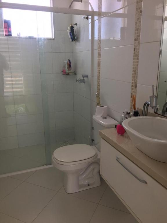  Casa com piscina 04 quartos e 03 banheiros