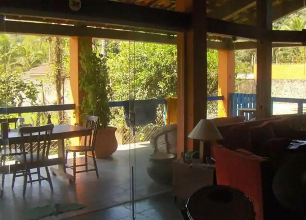  Casa linda com piscina e wifi em Ubatuba