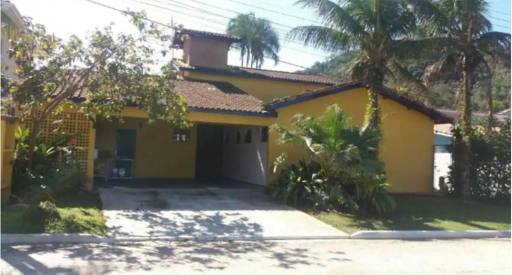  Casa linda com piscina e wifi em Ubatuba