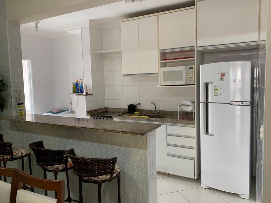  Apto MMT 80 metros da PRAIA GRANDE