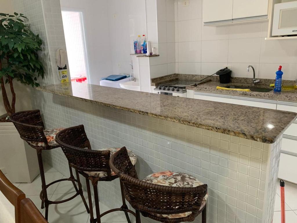  Apto MMT 80 metros da PRAIA GRANDE