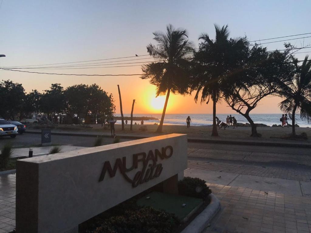 Fantastic in front of beach Apto 3104- Walking Old City