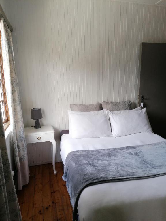 Knysna N2 Lodge - Image 16