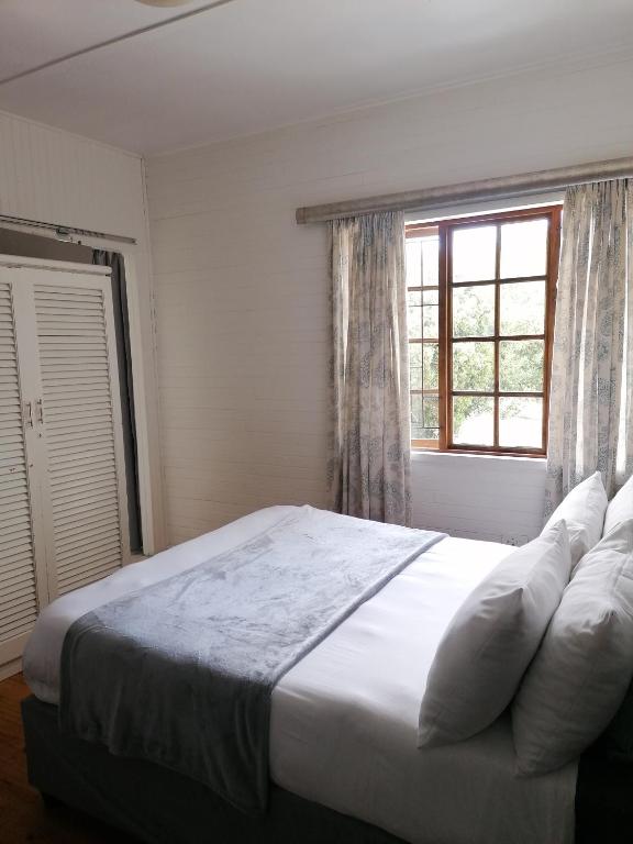 Knysna N2 Lodge - Image 17