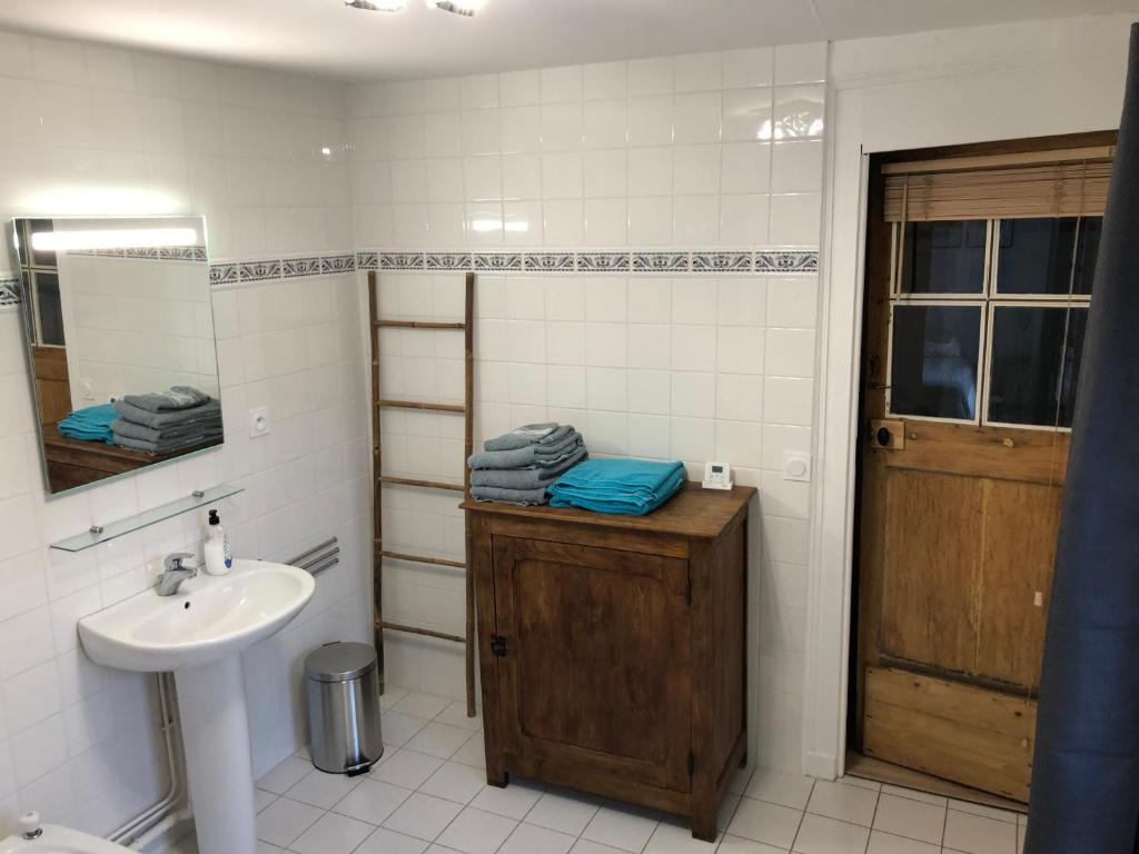 Postel nebo postele na pokoji v ubytování Gîte de charme à la campagne