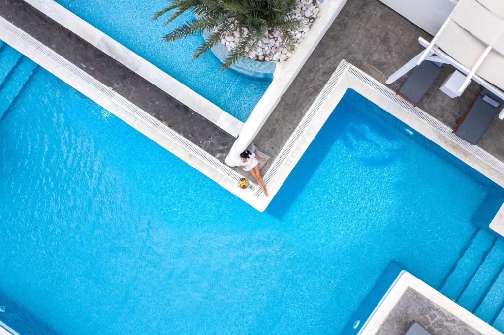 Bazén v ubytování Splendour Hotel and Suites nebo v jeho okolí