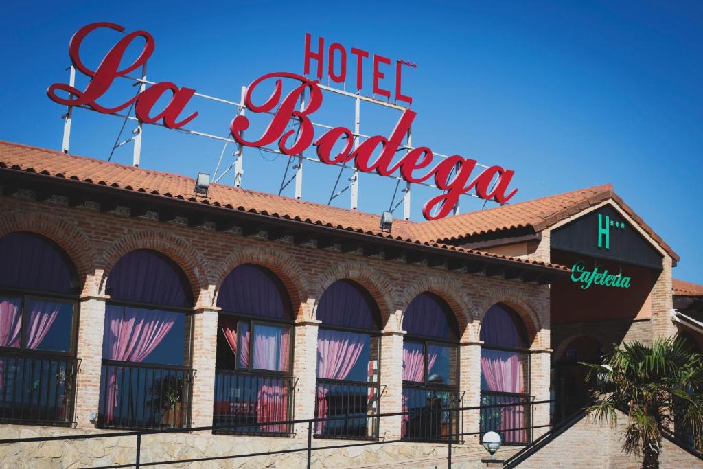 a hotel la blanca sign on top of a building at Hotel La Bodega in La Almunia de Doña Godina