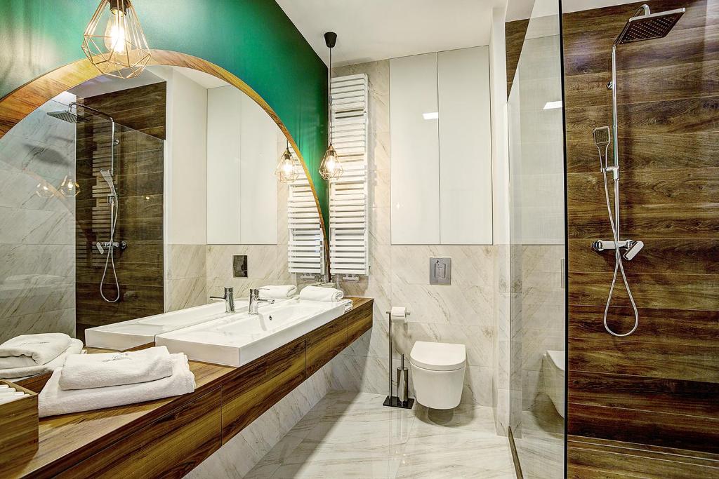 30th+ Floor Apartments in Sky Tower - 6