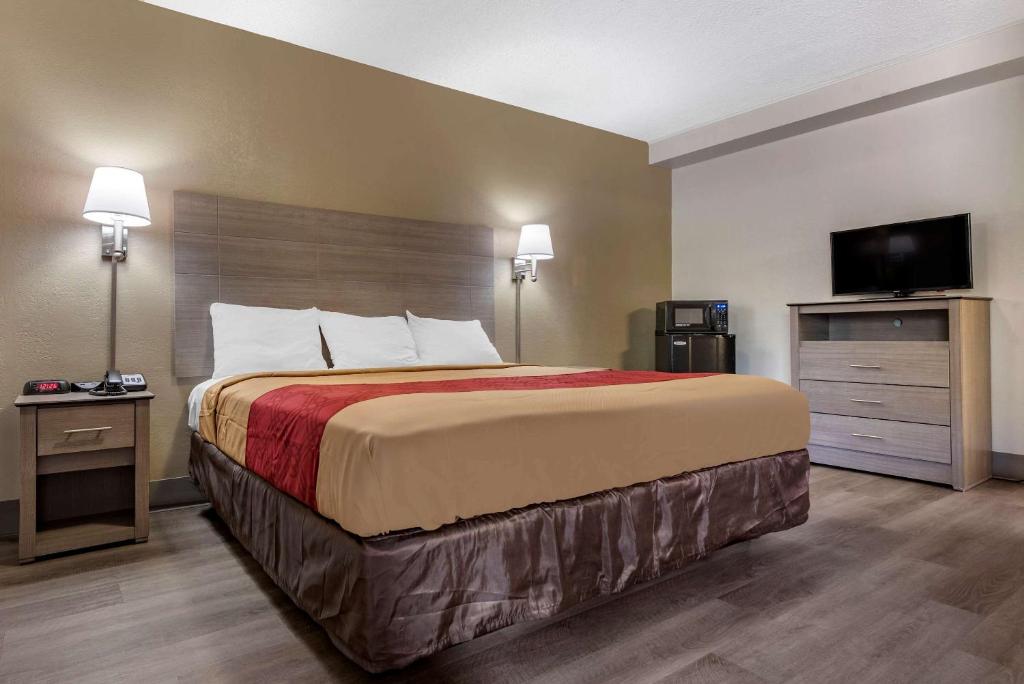 Econo Lodge Dewitt I-90 - King Room - No Fumadores