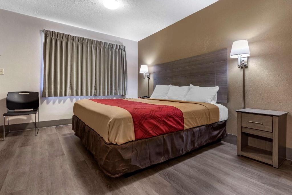 Econo Lodge Dewitt I-90 - King Room - Fumar