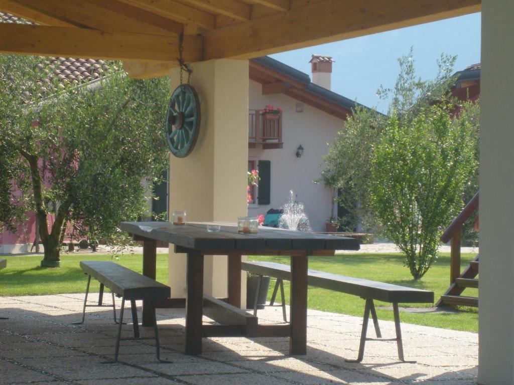 Vonkajšia záhrada v ubytovaní Agritur La Cort